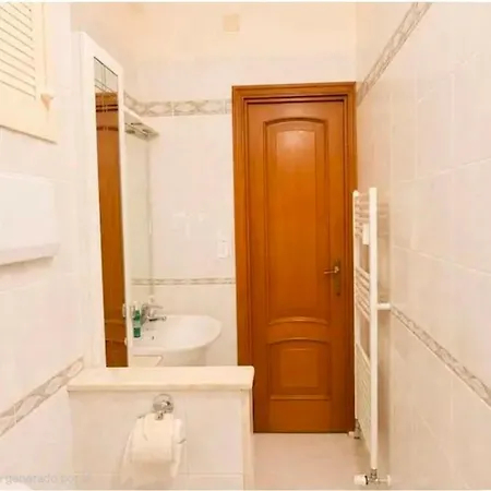 Tranquillo E Ben Posizionato Apartamento Génova